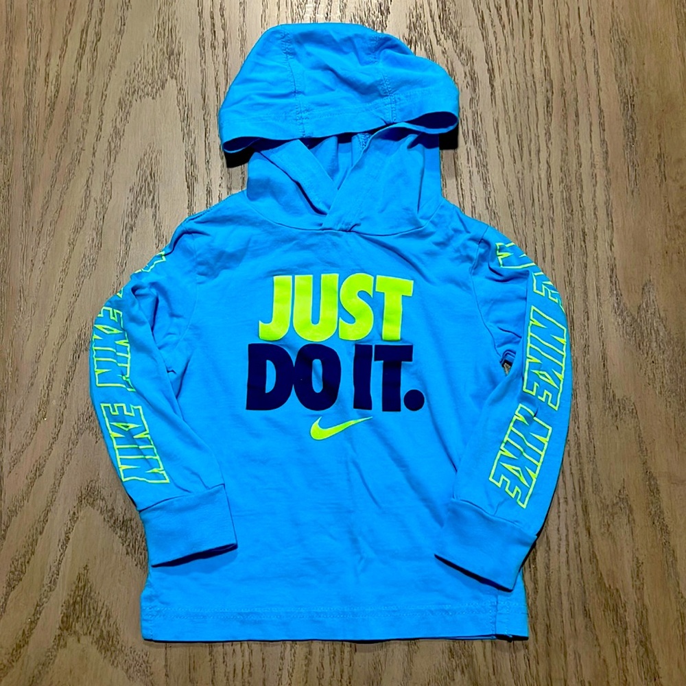 NIKE Toddler 2T Hooded Long Sleeve Shirt